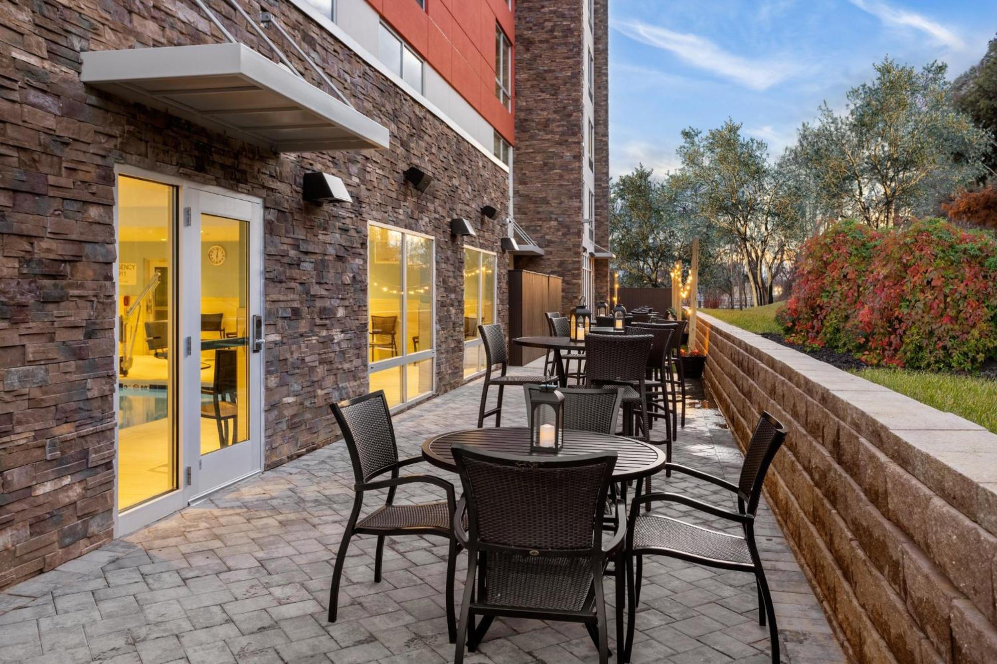 Holiday Inn Express & Suites Waynesboro East Exterior foto